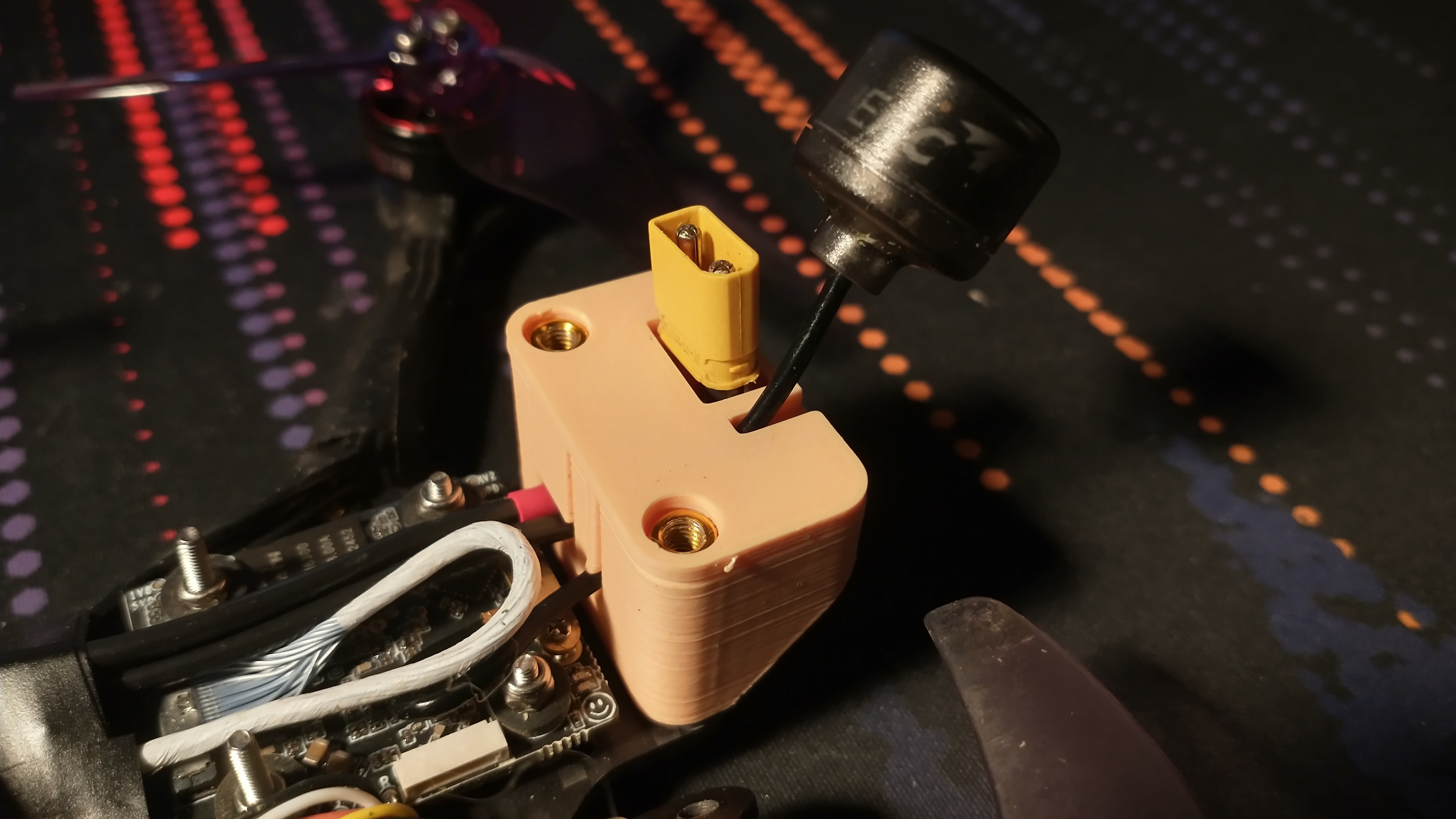 /images/drone_update_1/re_back_open.jpg